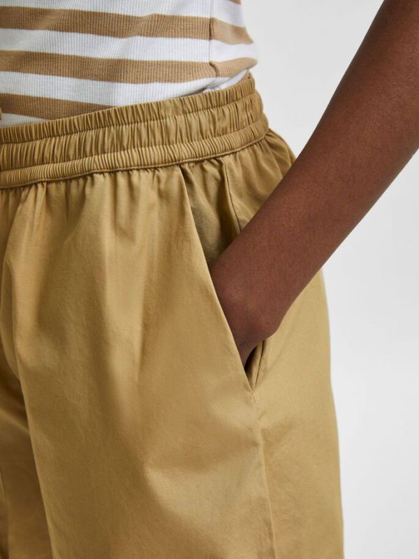 Selected Femme Lilo shorts Kelp or Black