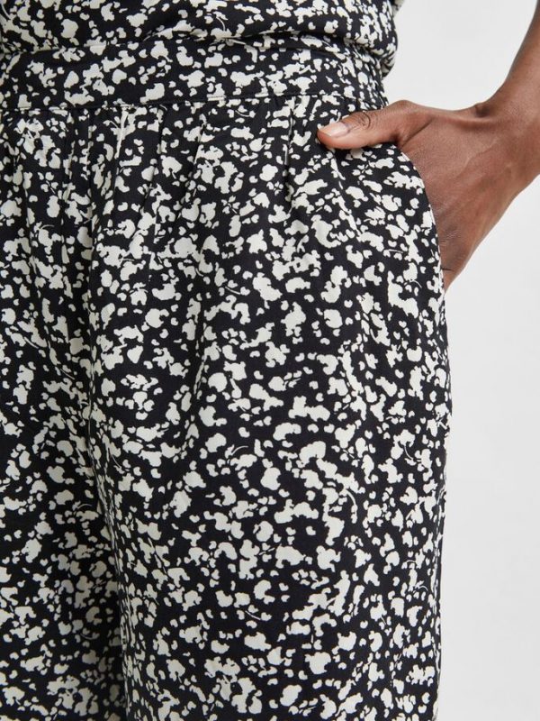 Selected Femme Uma shorts Black