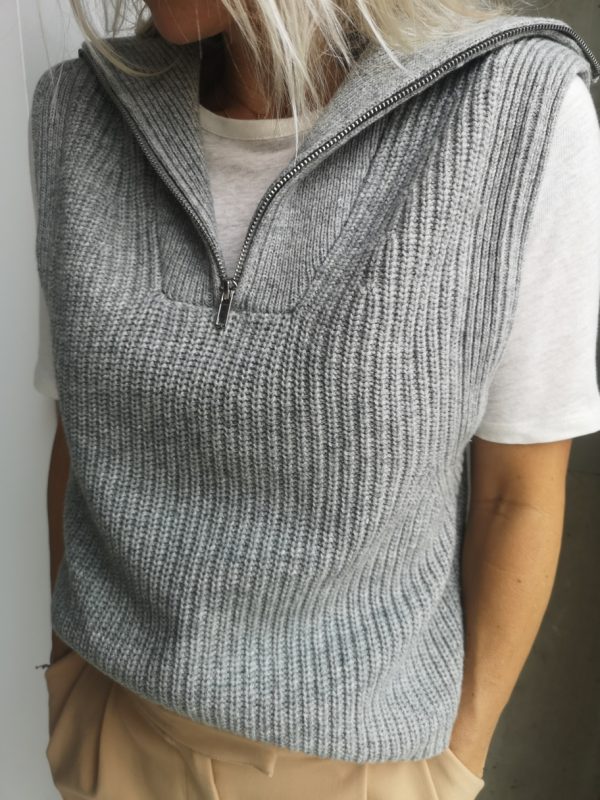 Selected Femme Kally knit vest Grey
