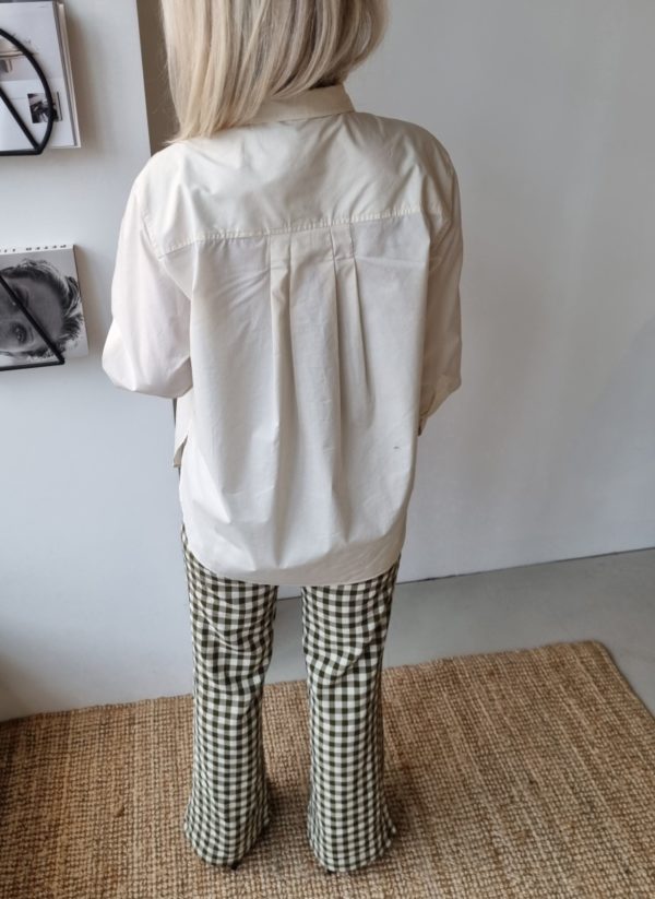 Second Female Gera shirt Eggnog