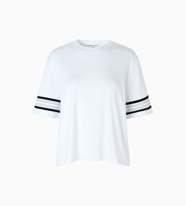 Second Female Maju tee White