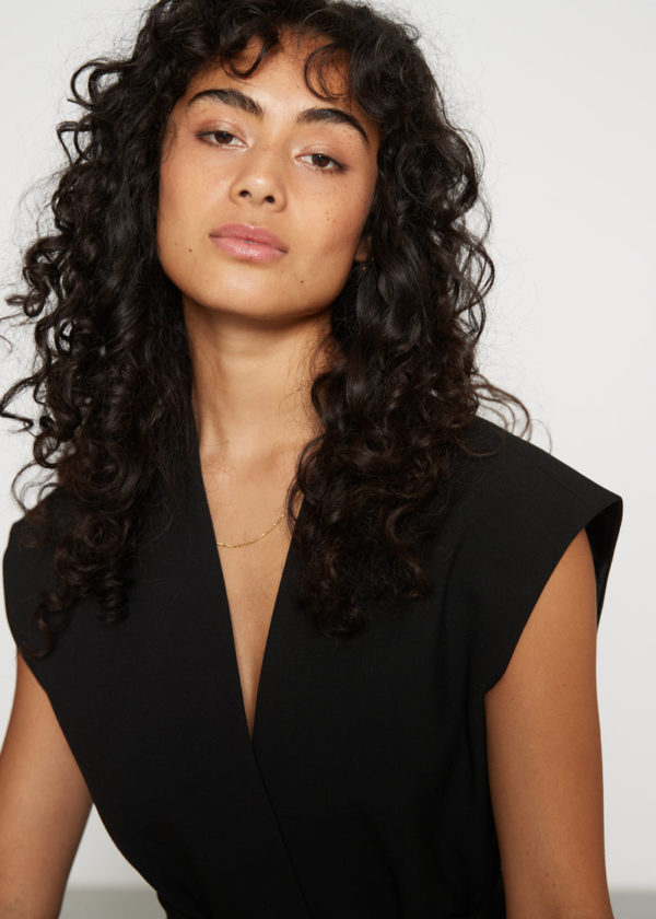 Club l'Avenir Kumi sleeveless blazer Black