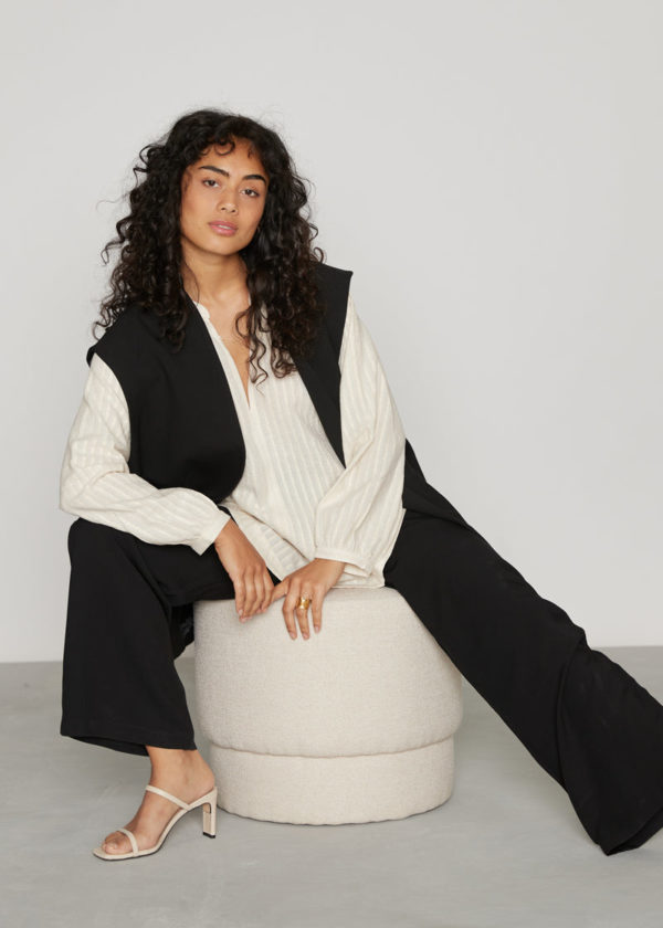 Club l'Avenir Kumi sleeveless blazer Black