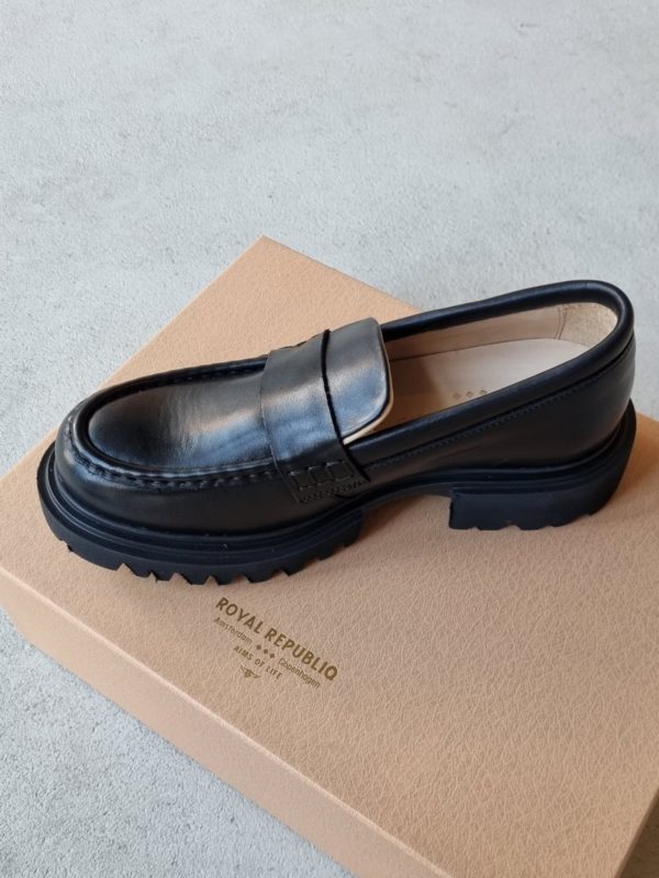 Royal Republiq Protect loafer Black