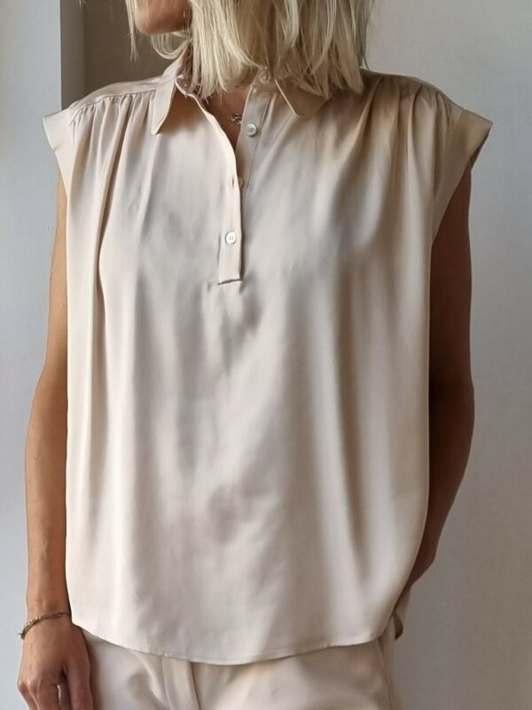 Ruby Tuesday Ravyn sleeveless top Mother of pearl