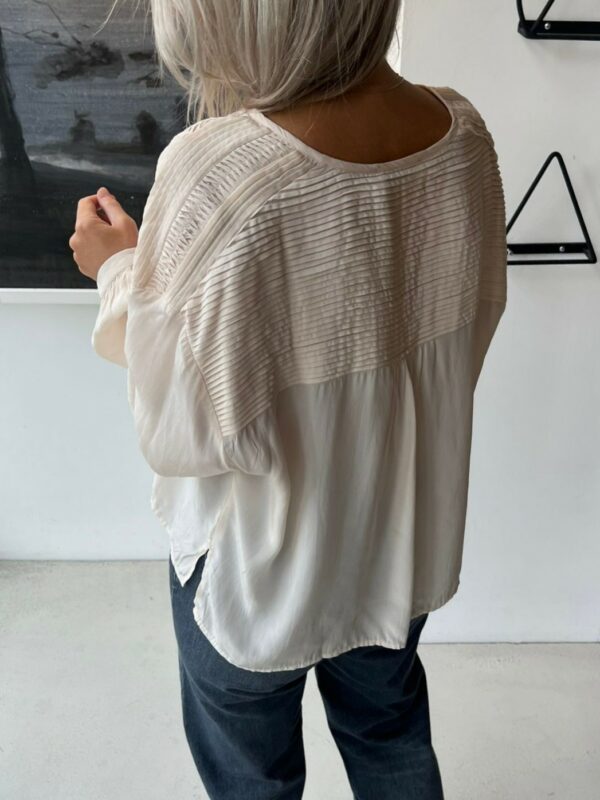 Ruby Tuesday Kara pintuck blouse