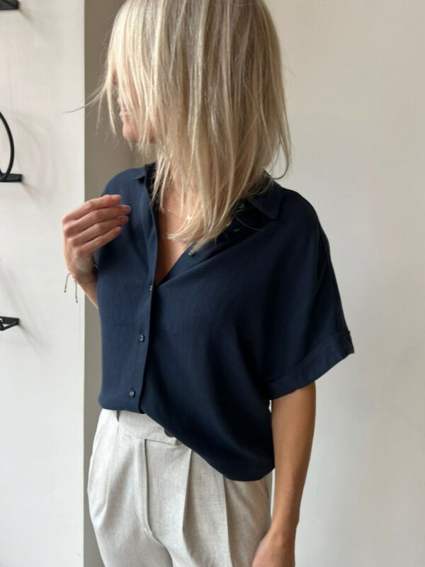 Selected Femme Viva cropped shirt Dark sapphire