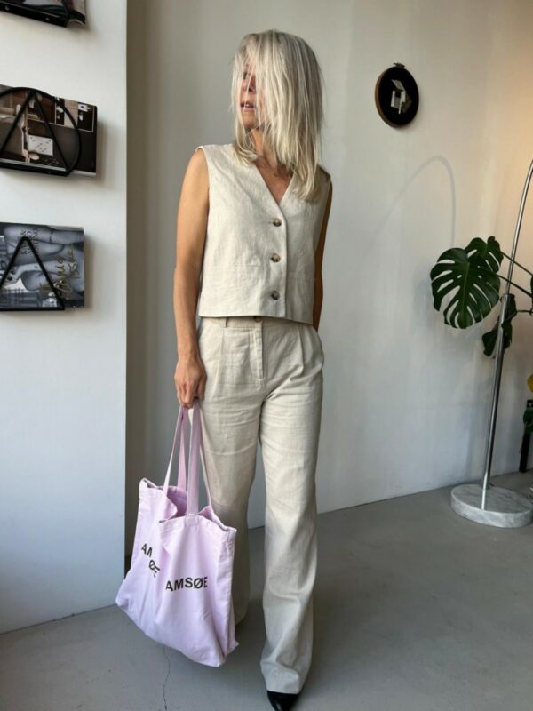 Modström Park vest Cream milk