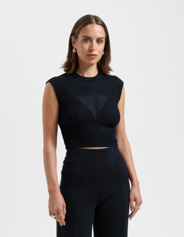 Avec Elan cropped Lot top Black