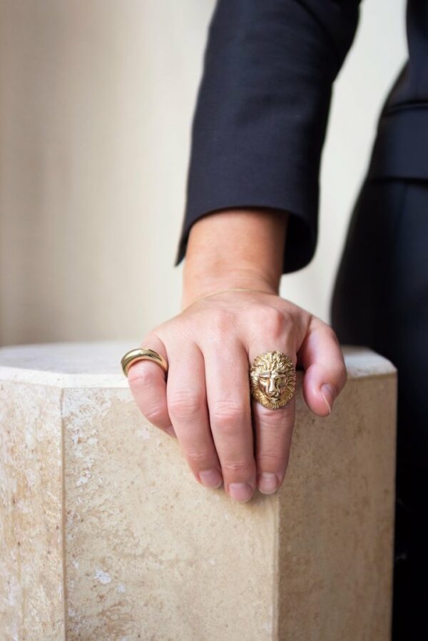 MvdT collection Lion ring Brass